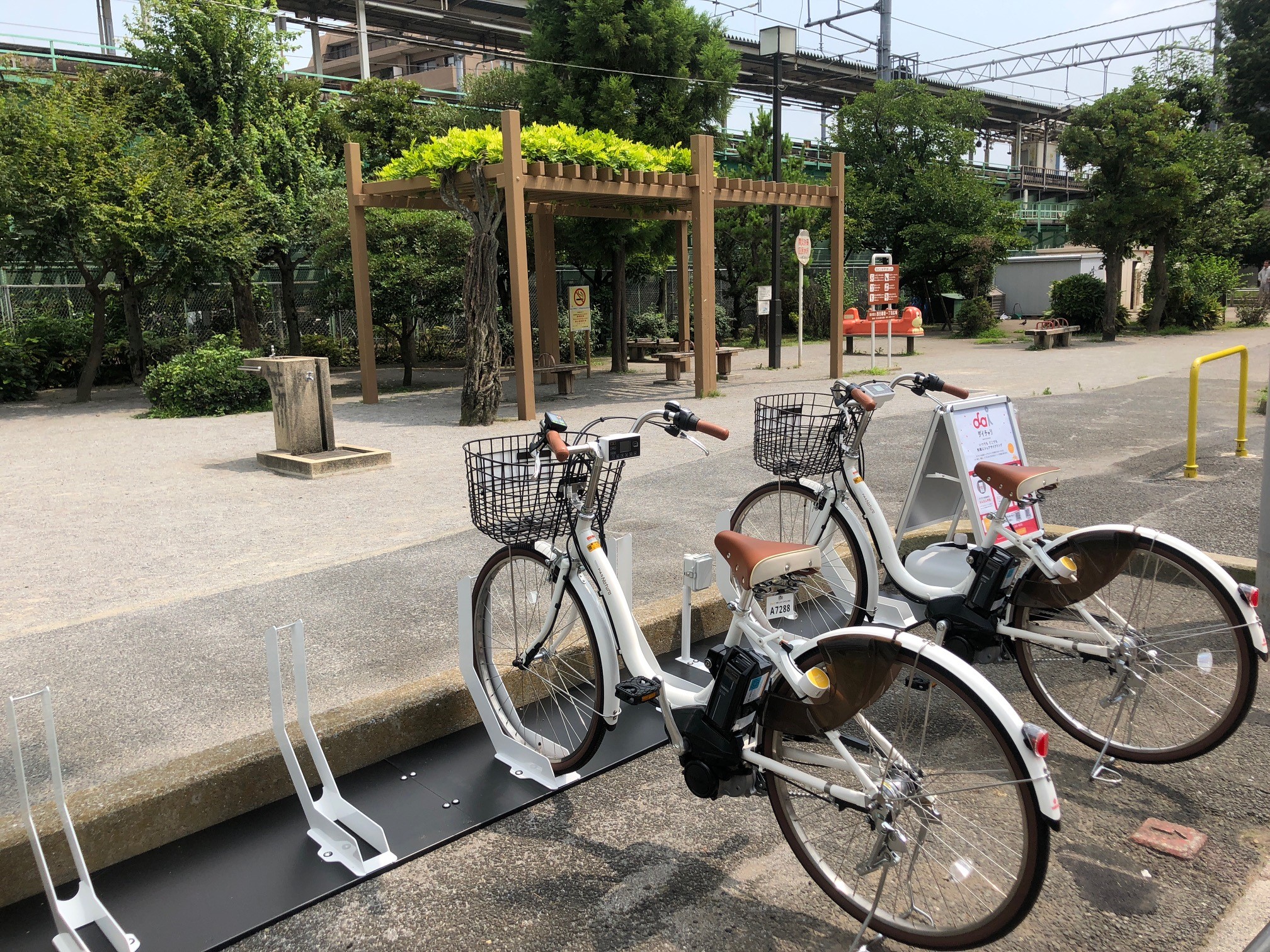 西日暮里1丁目広場 (HELLO CYCLING ポート) image