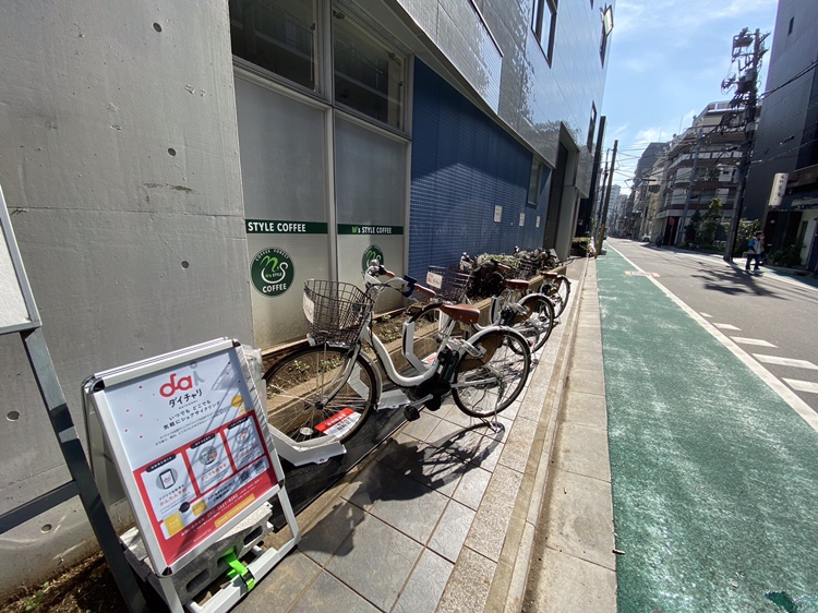 台東区入谷1丁目8番地 自転車