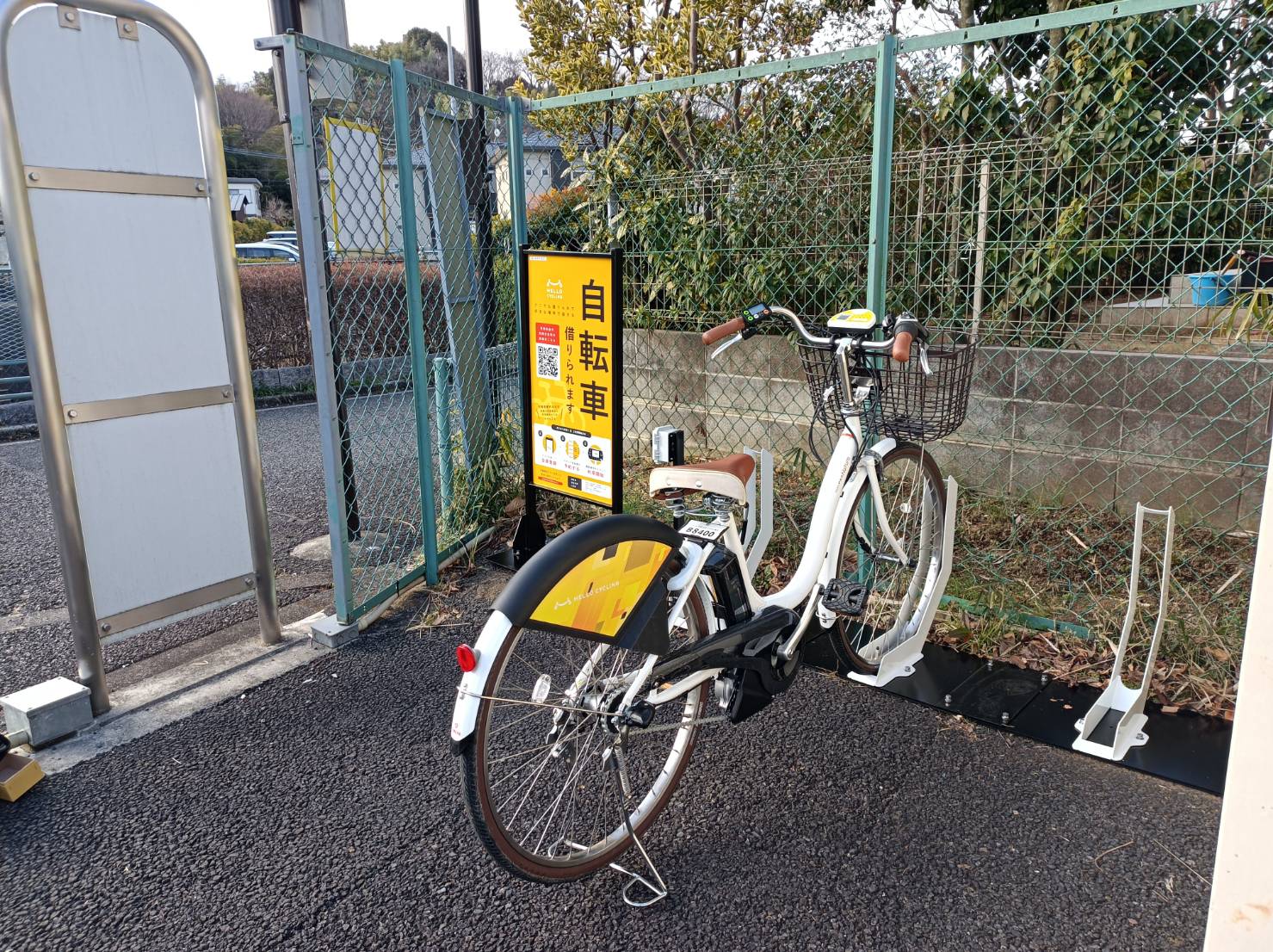 鶴川駅南側自転車