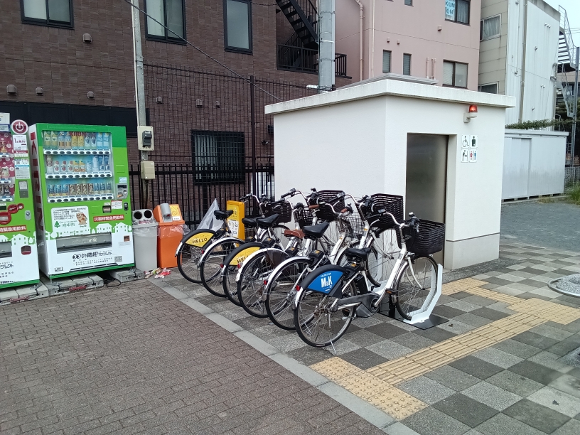 清水が丘東公園（多磨霊園駅前）