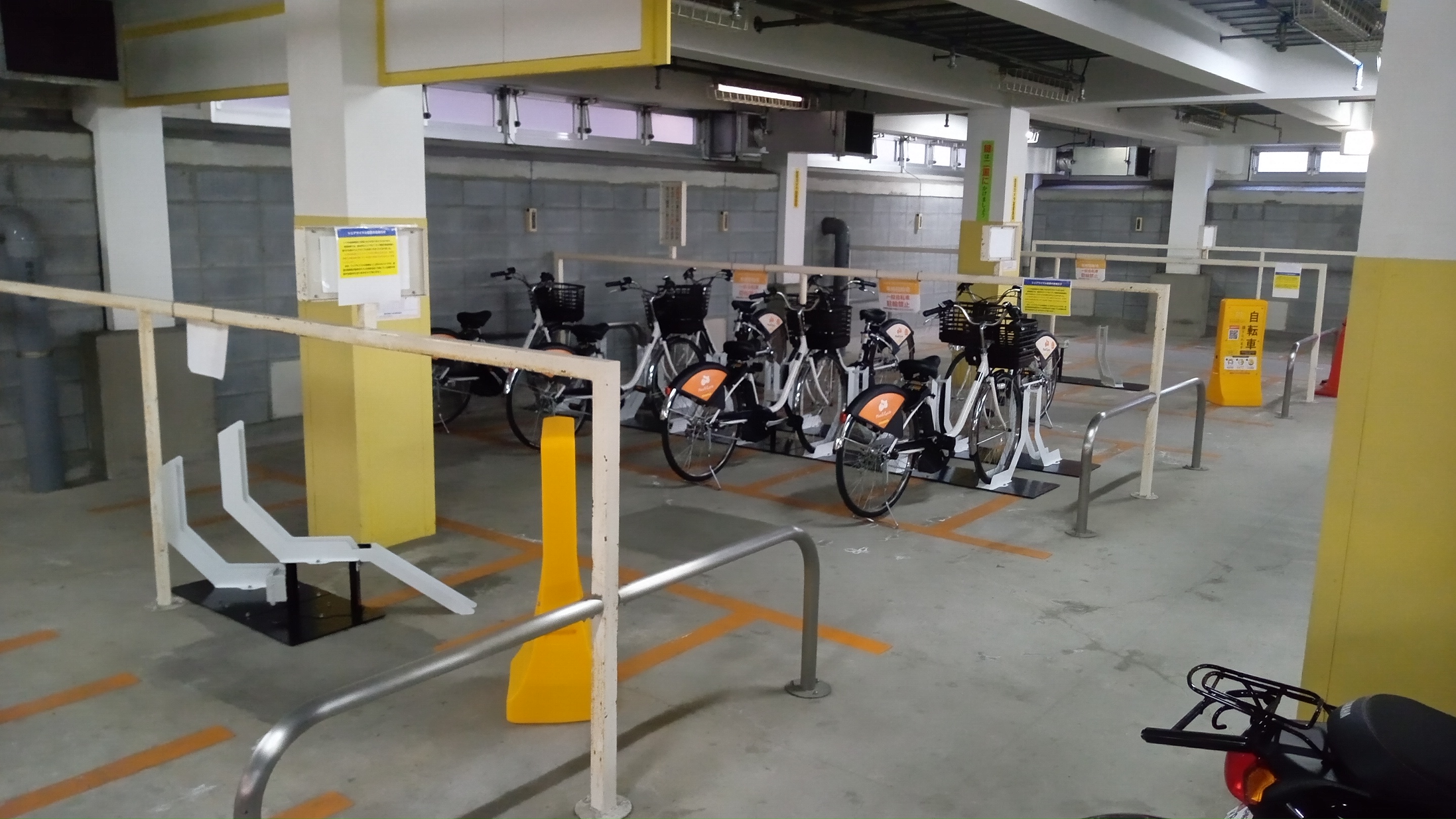 越谷駅東口自転車駐車場