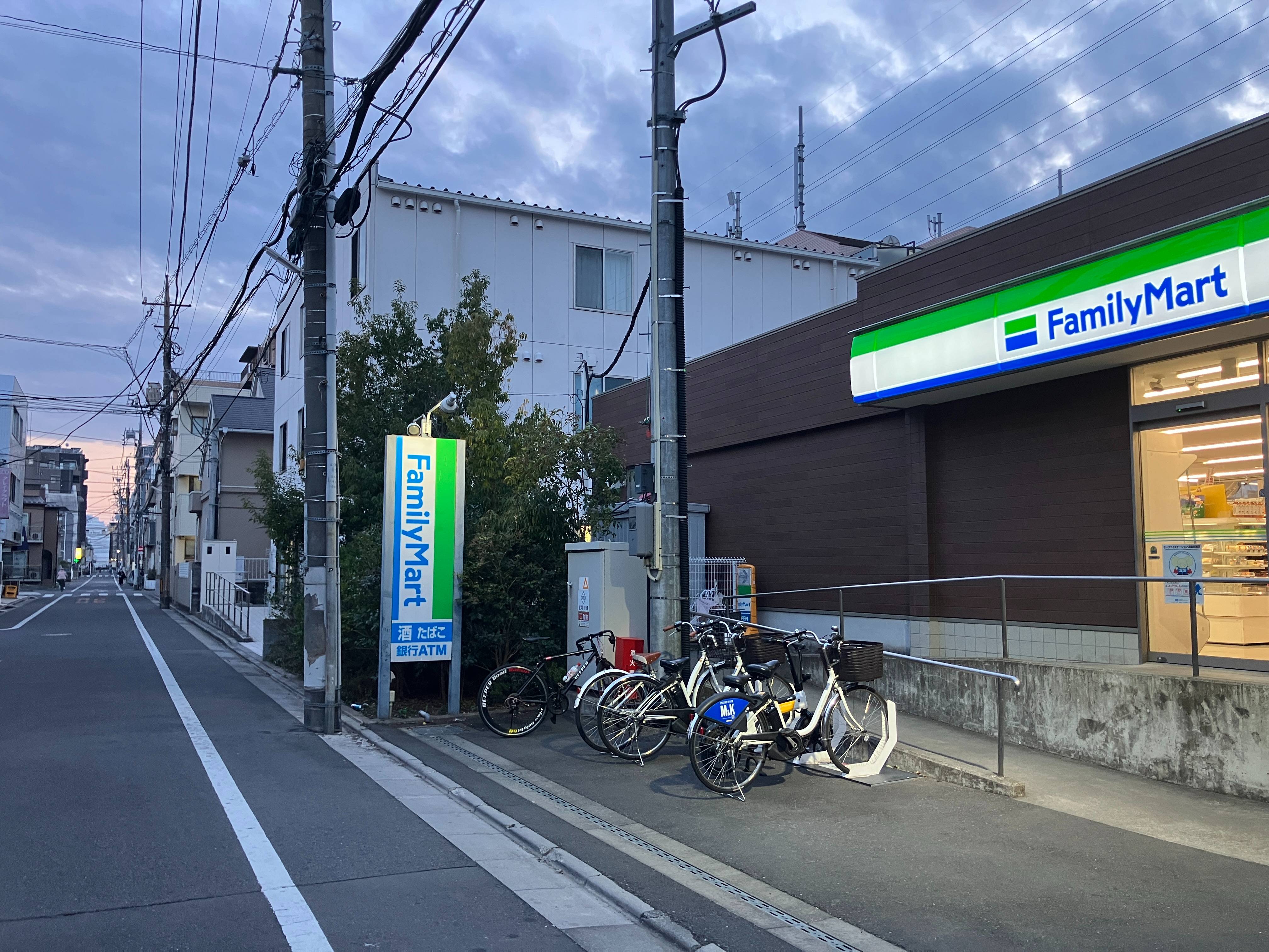 ファミリーマート　板橋高島平団地前店(2)
