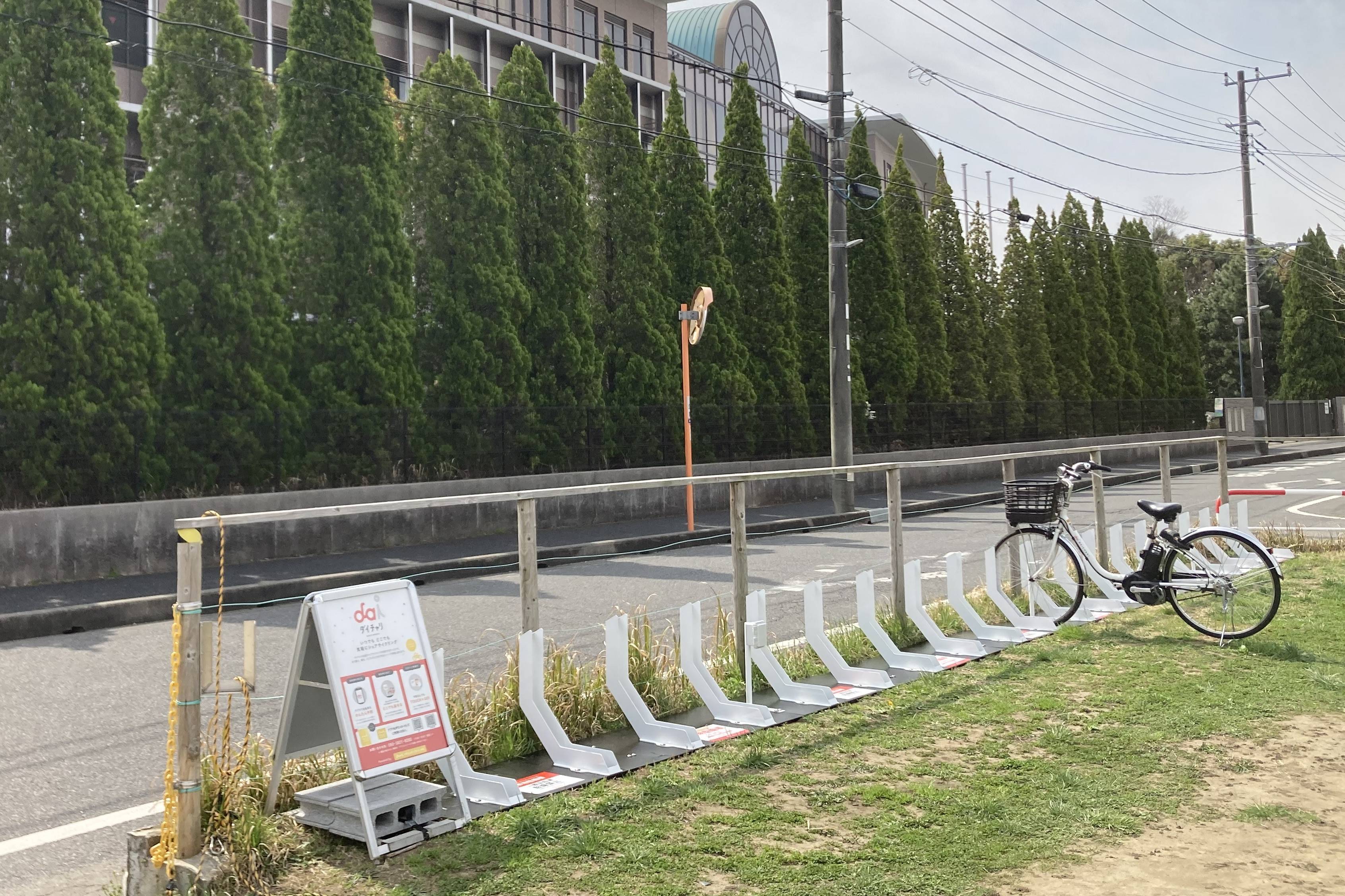 市川学園　駐輪場