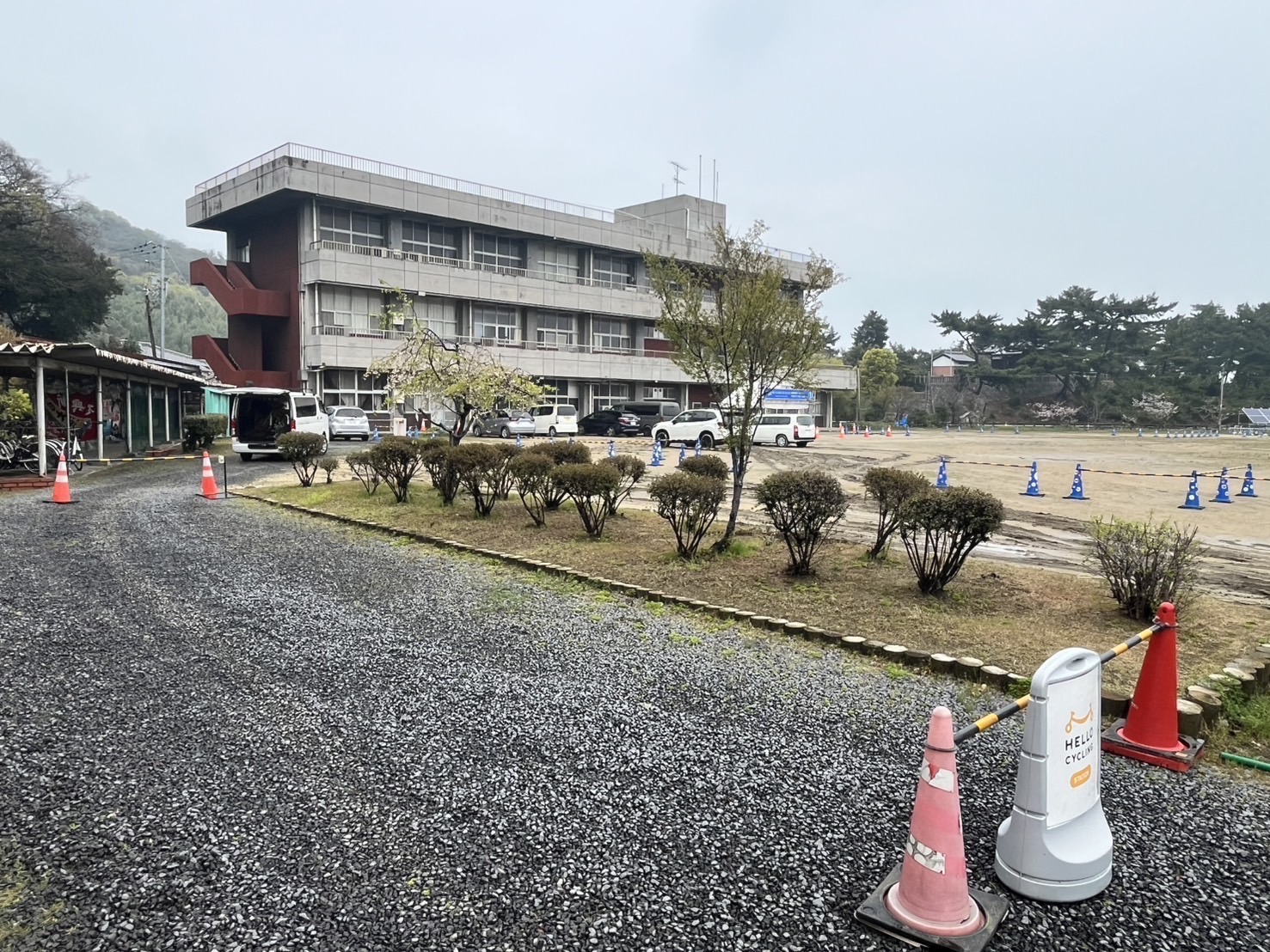 瀬居中学校
