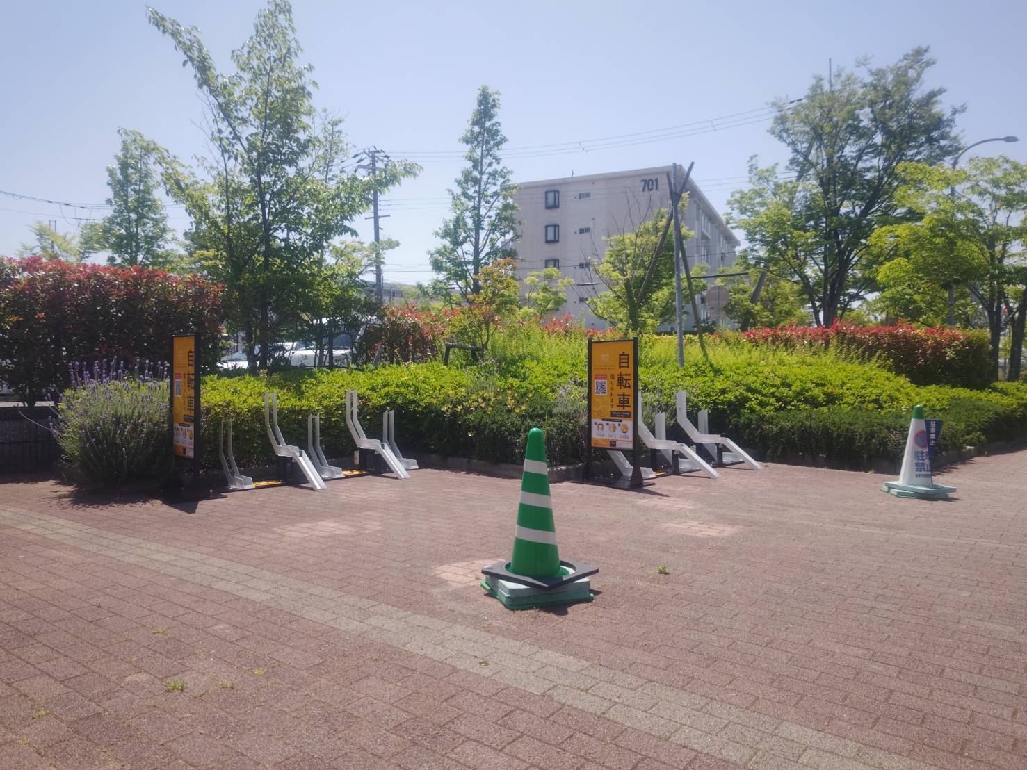 学園都市駅前（ユニバープラザ）