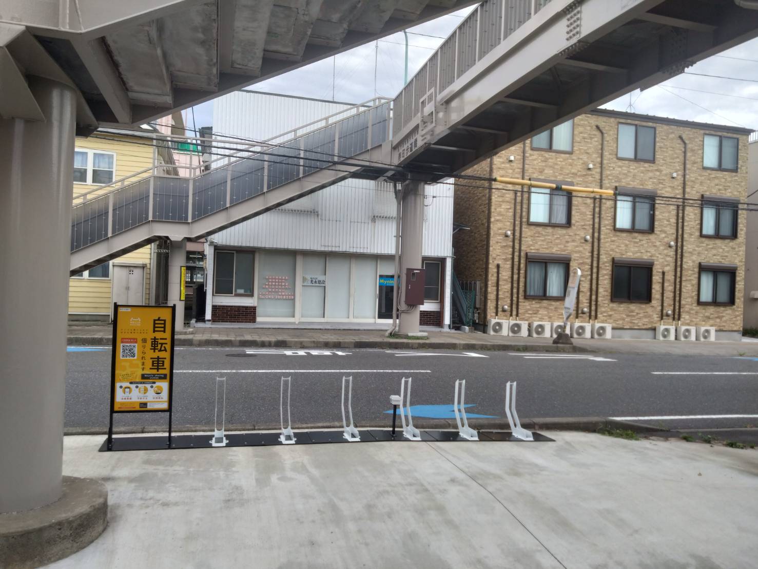 寿町歩道橋下