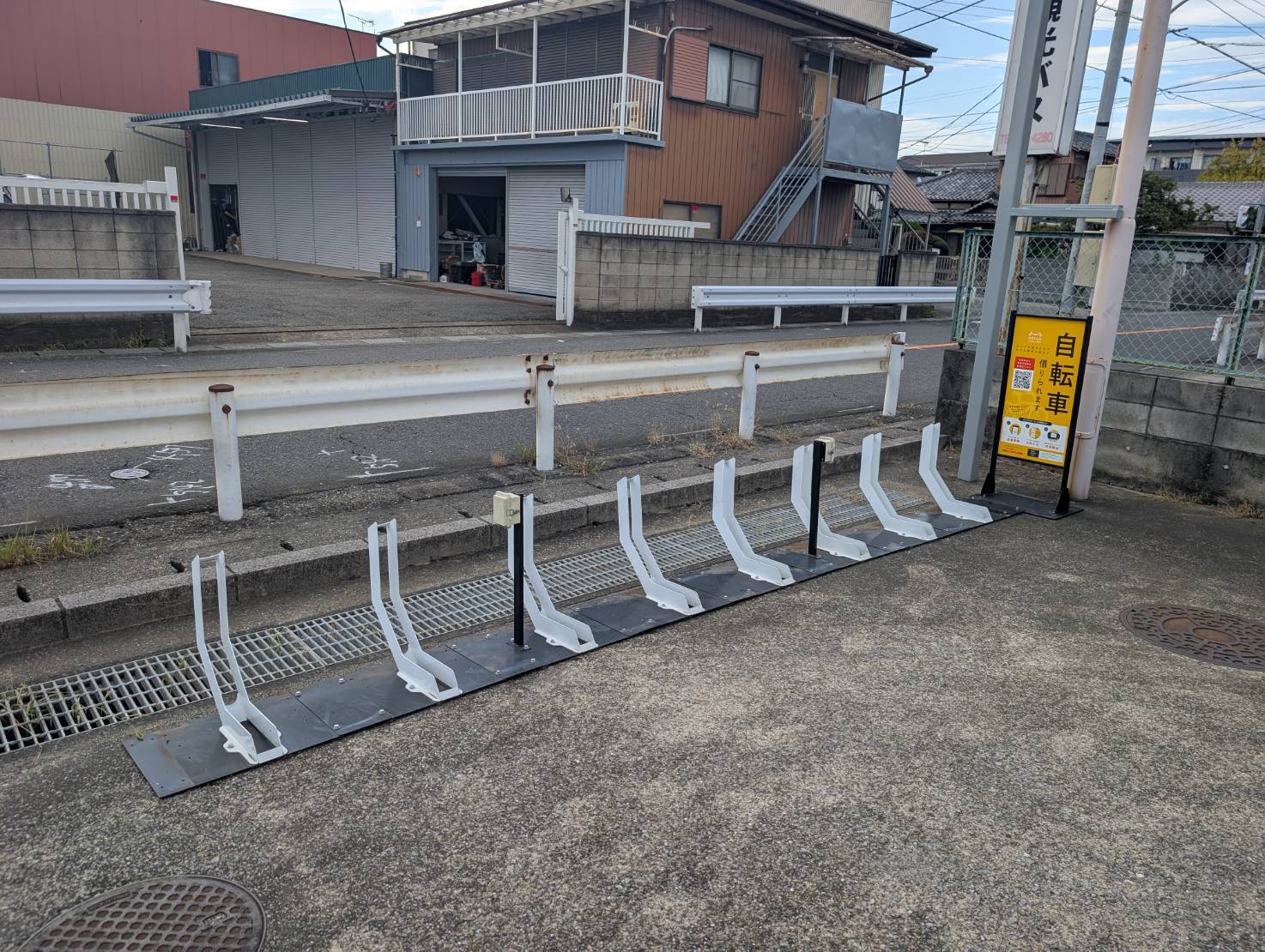 四谷三丁目倉庫前