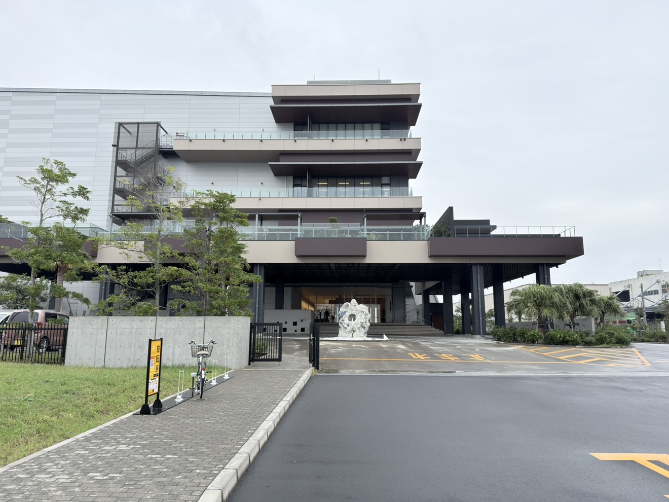 MFLP2東側入口前