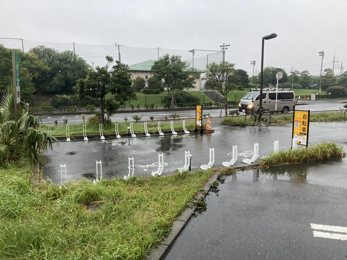 ホームズ幕張店