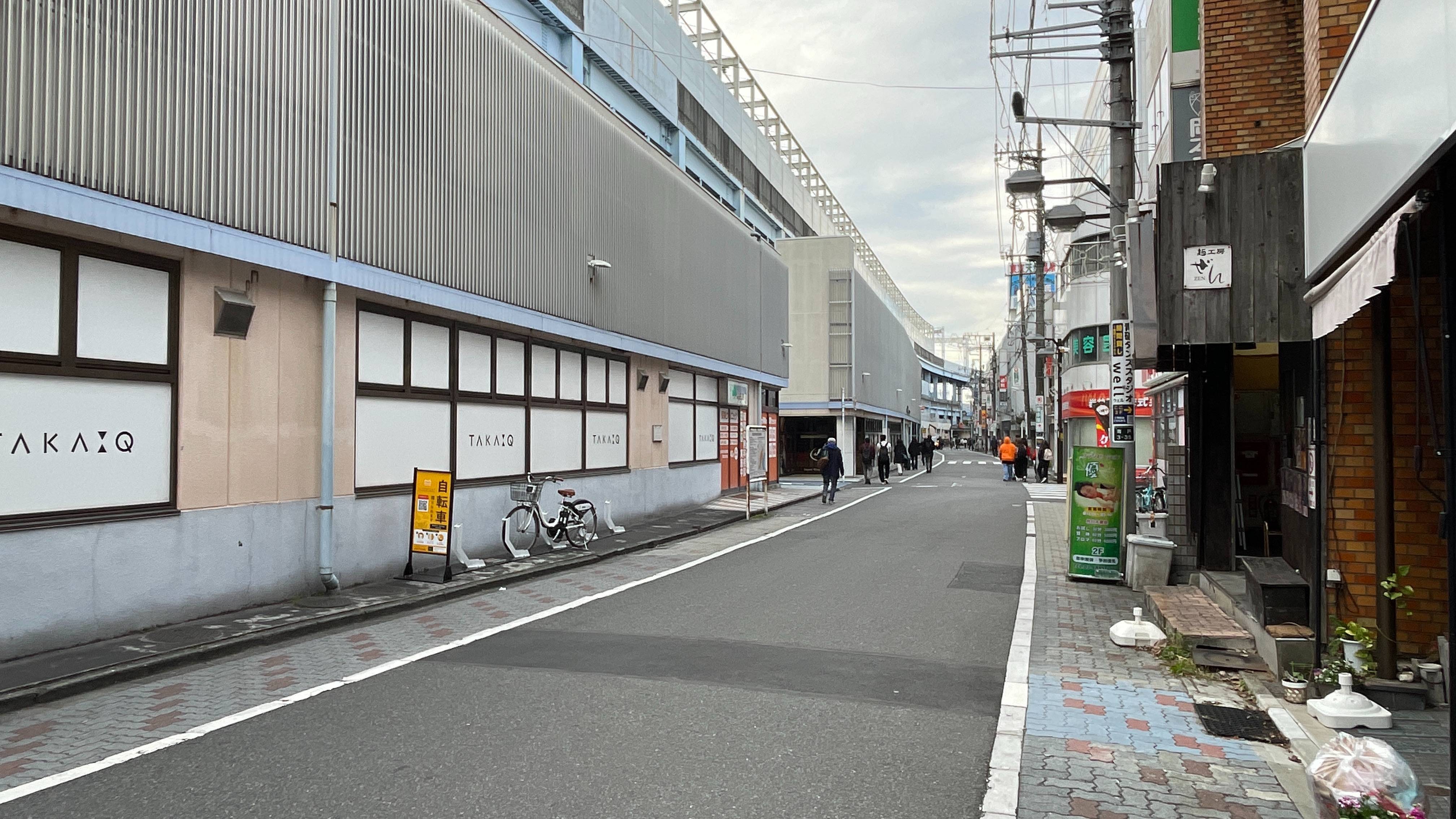 京成線青砥駅前