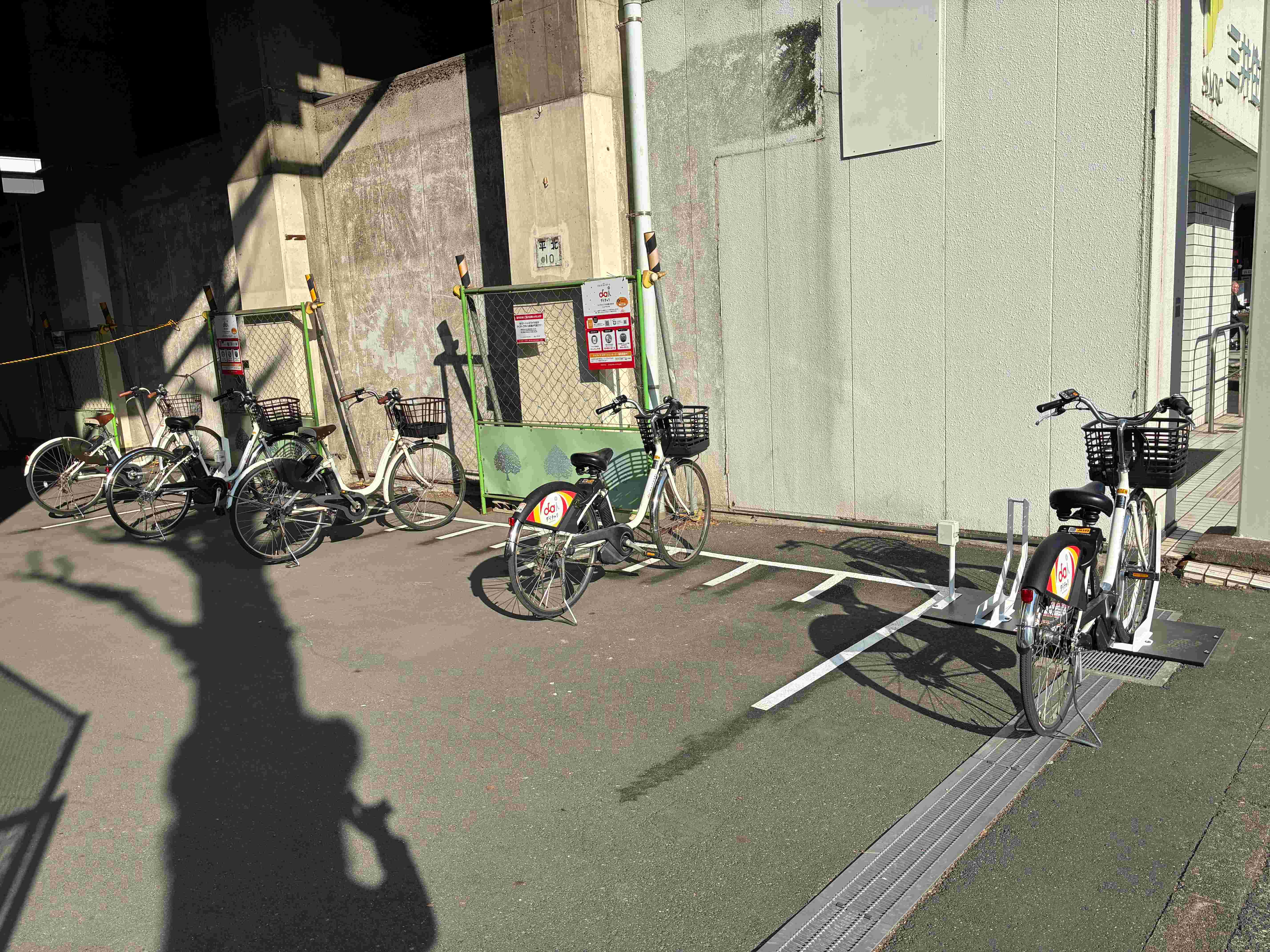 高島平駅高架下