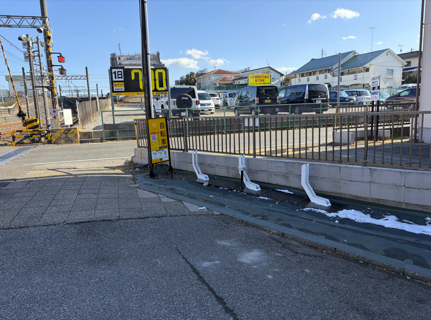 増尾駅前交番裏