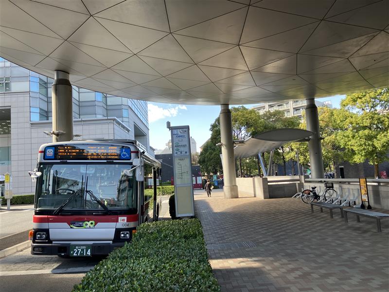 世田谷ビジネススクエア（GMOインターネットTOWER）バス停側