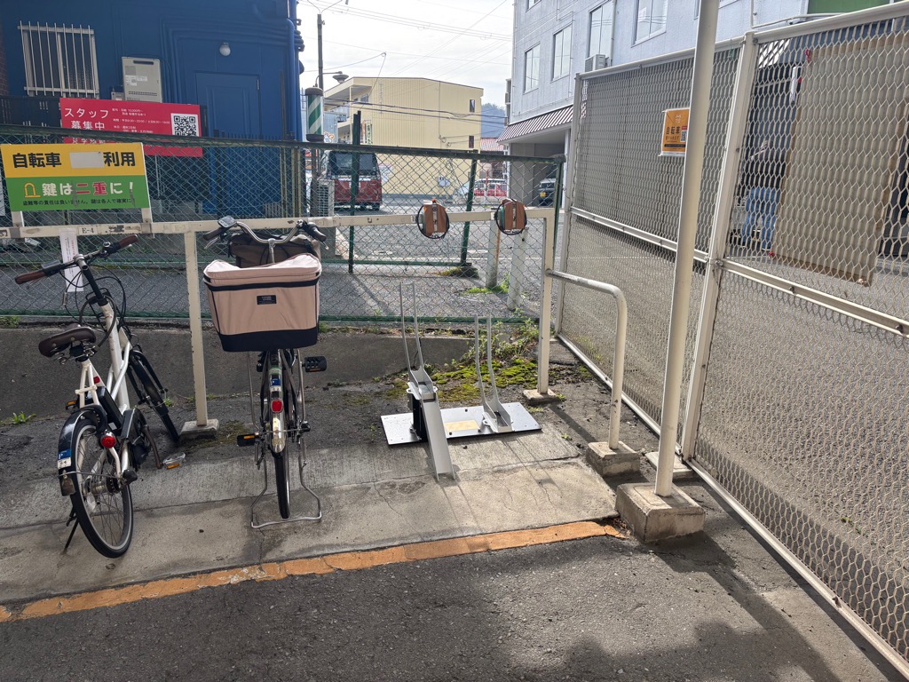 忍ケ丘駅北自転車駐車場①