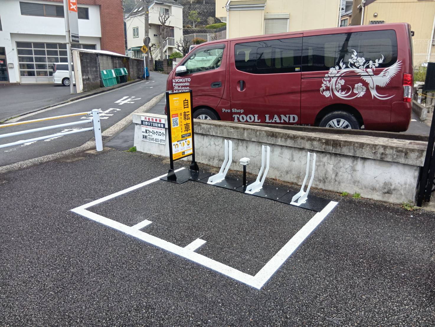 金井バス停付近歩道