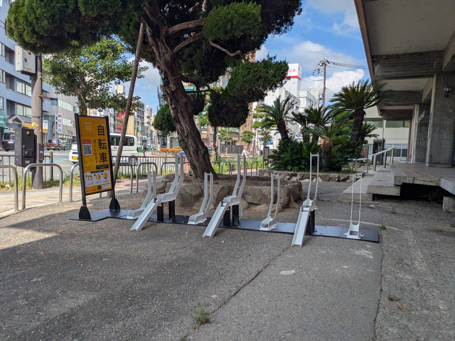 枚方市役所 本館(2) (HELLO CYCLING ポート)の画像1