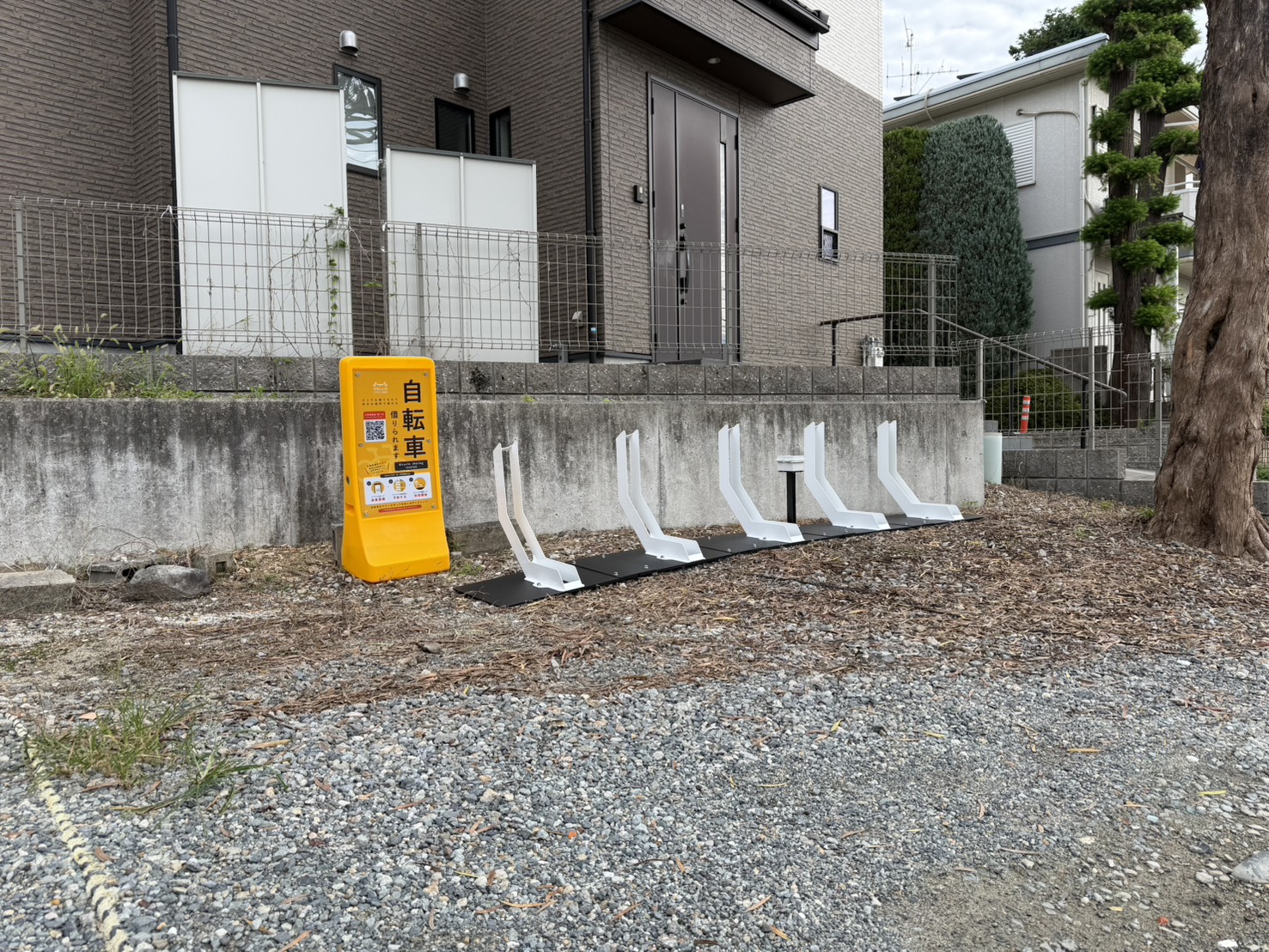 阪急山本駅前
