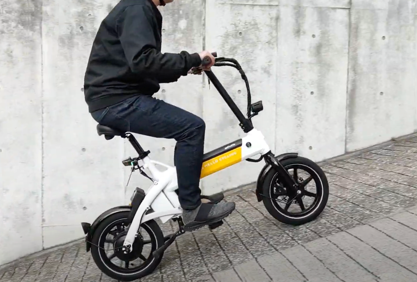 エレクトリックライダー 充電式バイク　自転車 リリース】HELLO CYCLING、自転車のように座って走行できる